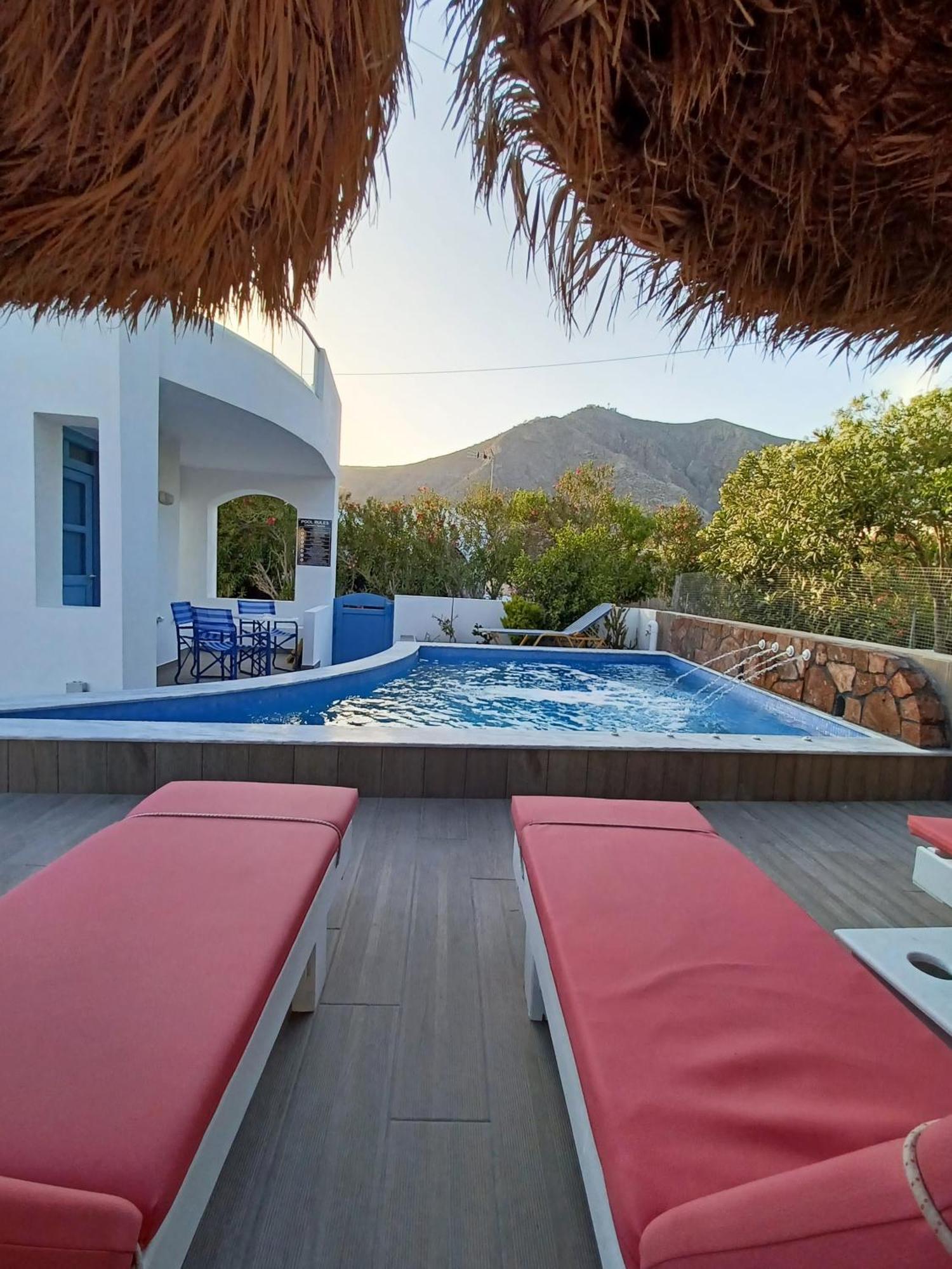 Captain Lazaros Villa: Black Beach Resort with Pool and Sea View Perissa  Exterior photo