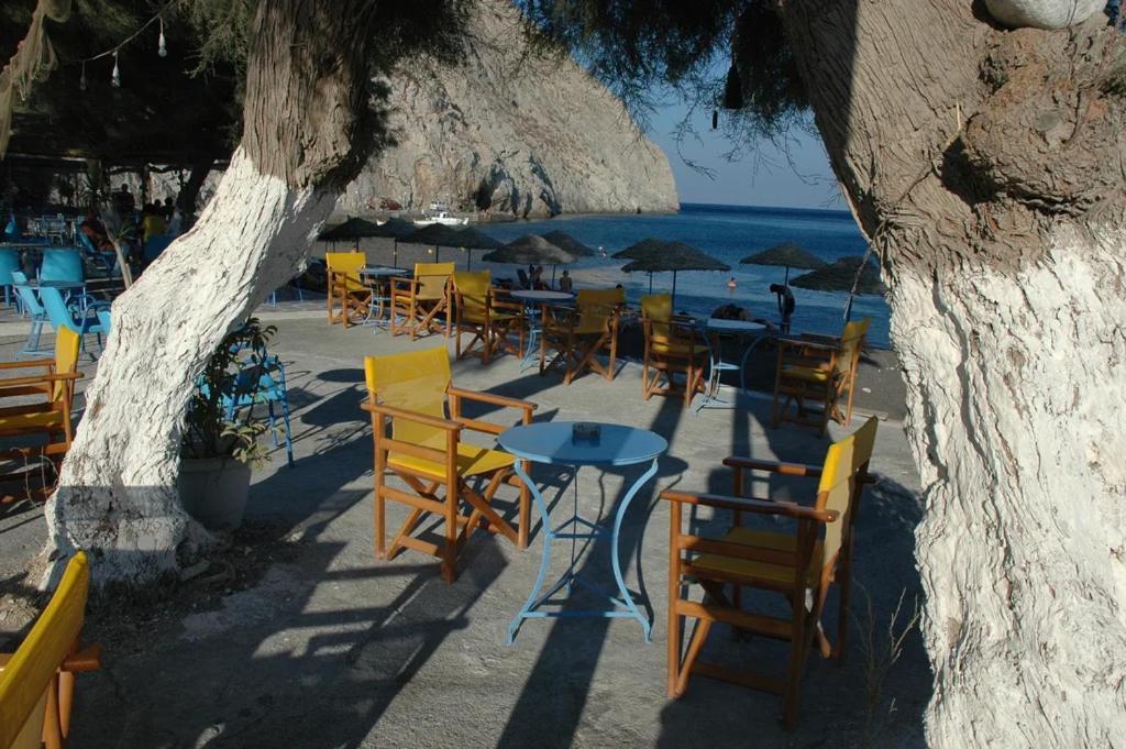 Captain Lazaros Villa: Black Beach Resort with Pool and Sea View Perissa  Exterior photo