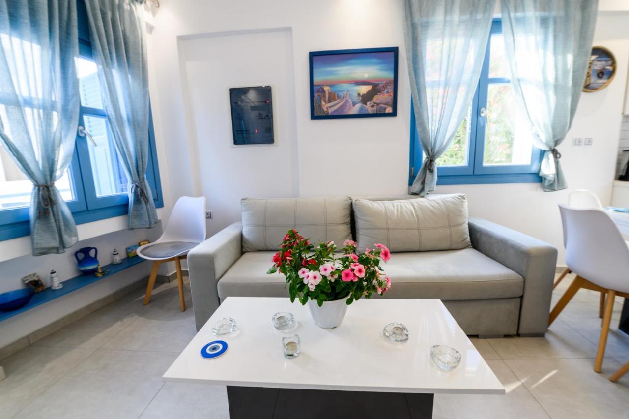 Captain Lazaros Villa: Black Beach Resort with Pool and Sea View Perissa  Exterior photo